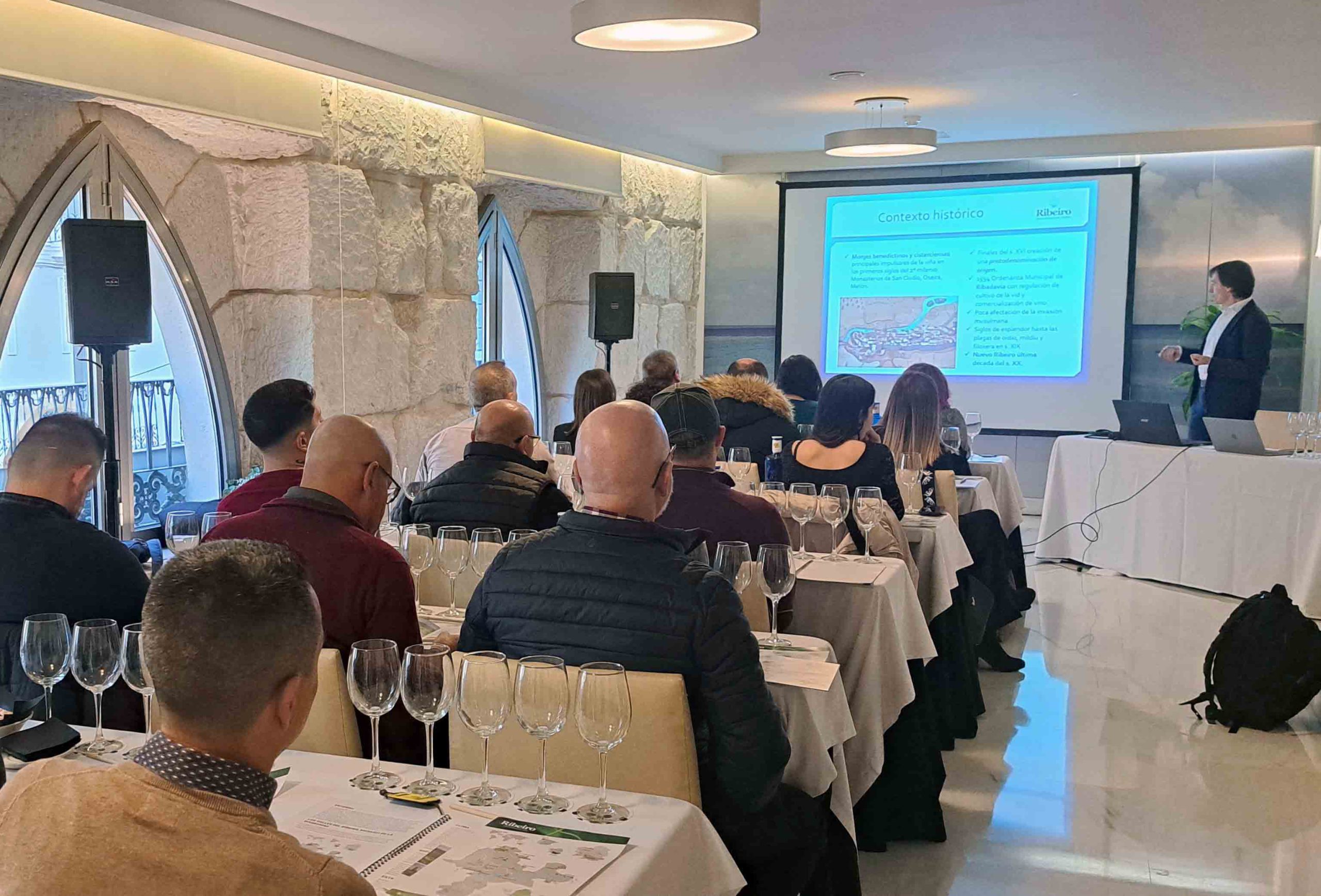 La DO Ribeiro presenta sus vinos en Alicante