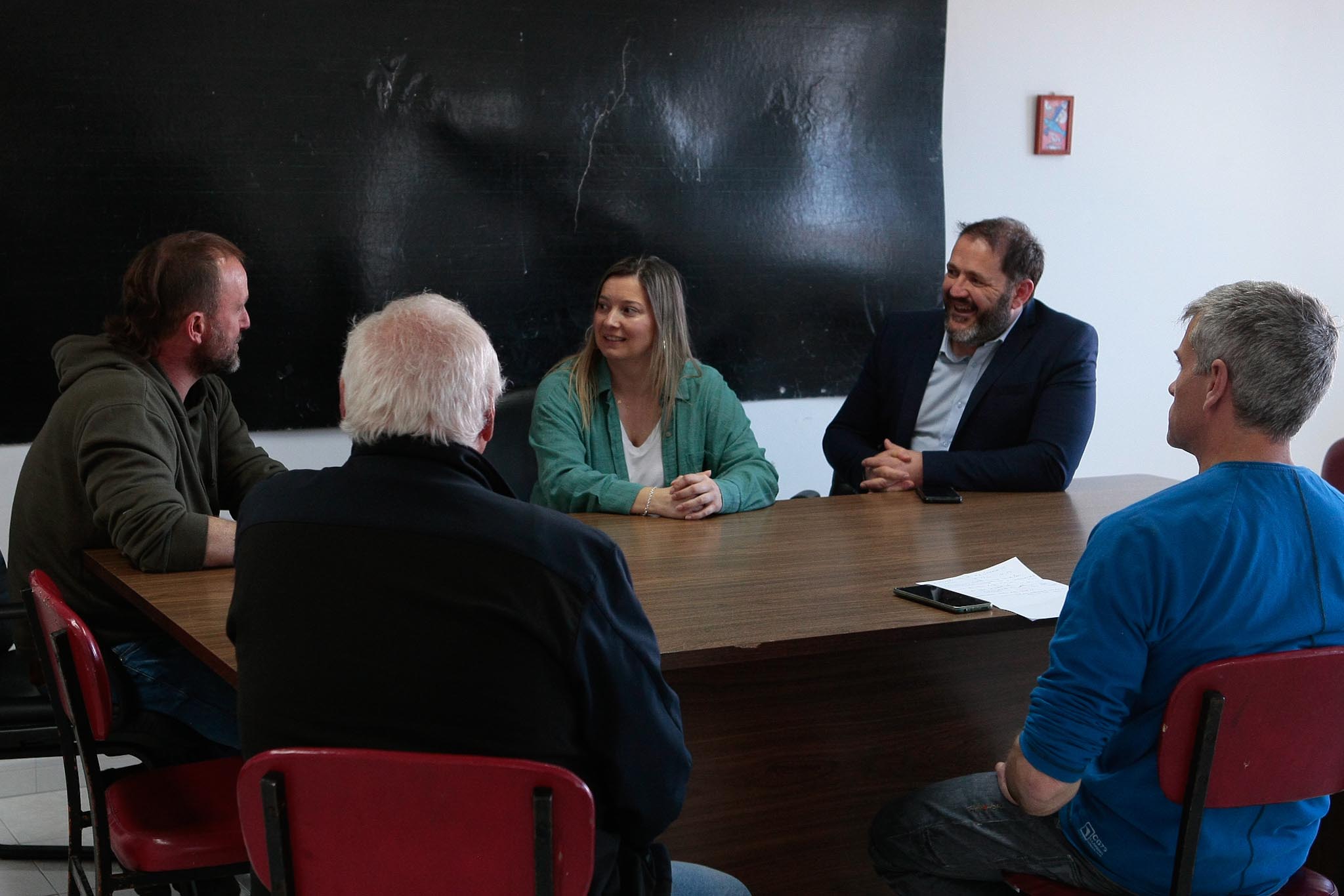 La Deputación da Coruña otorga 650.000 euros a las cofradías y agrupaciones de mariscadores de la provincia