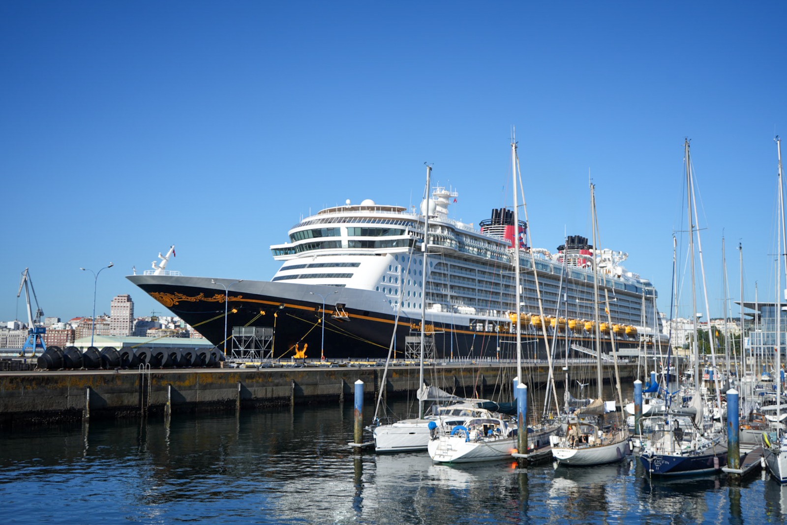 Disney también visita la ciudad de A Coruña