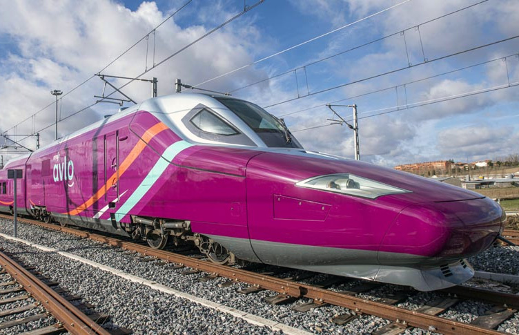 Renfe pone en marcha los nuevos trenes Avlo en Galicia