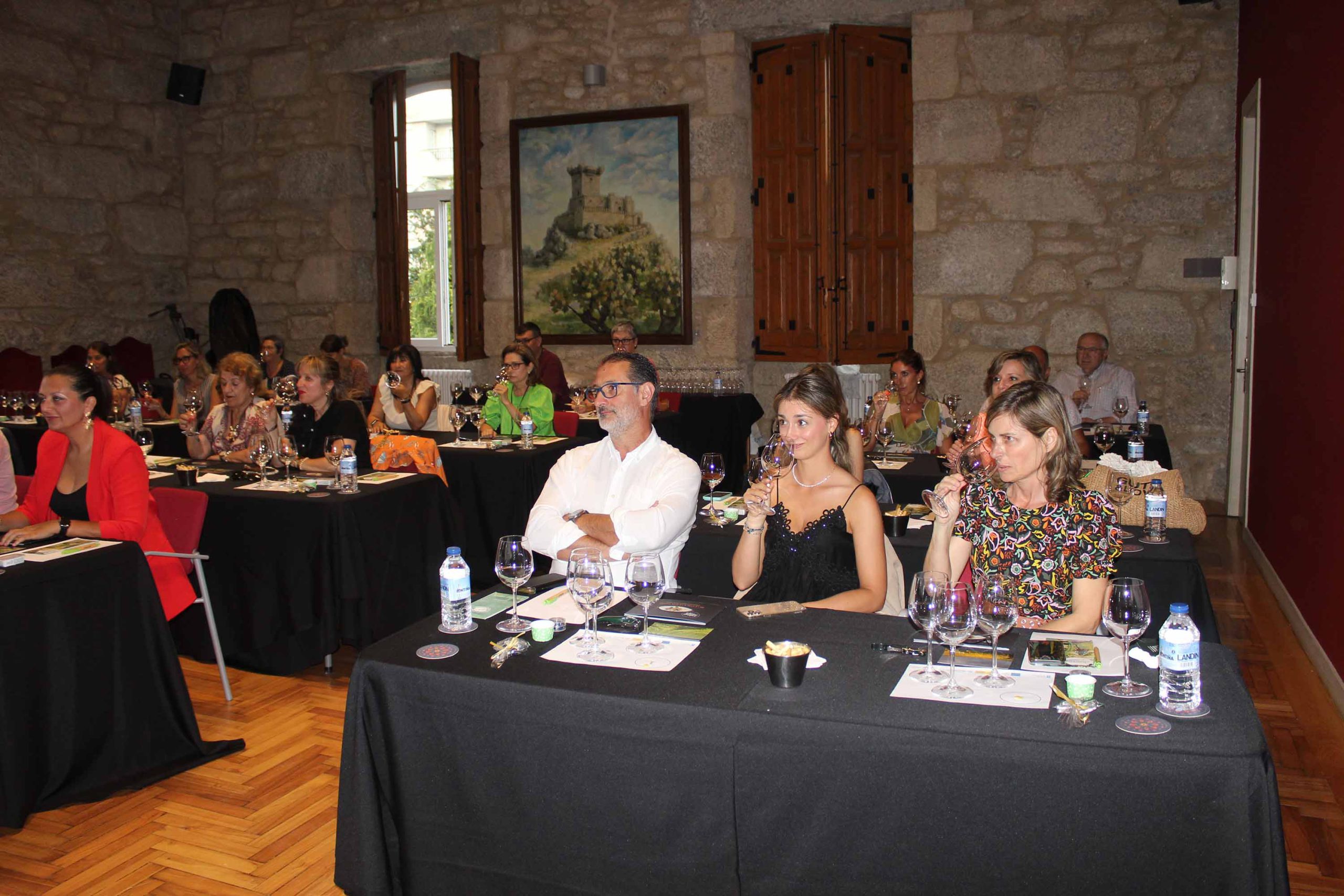 Ponteareas llena la primera cata de la Ruta del Vino Rías Baixas