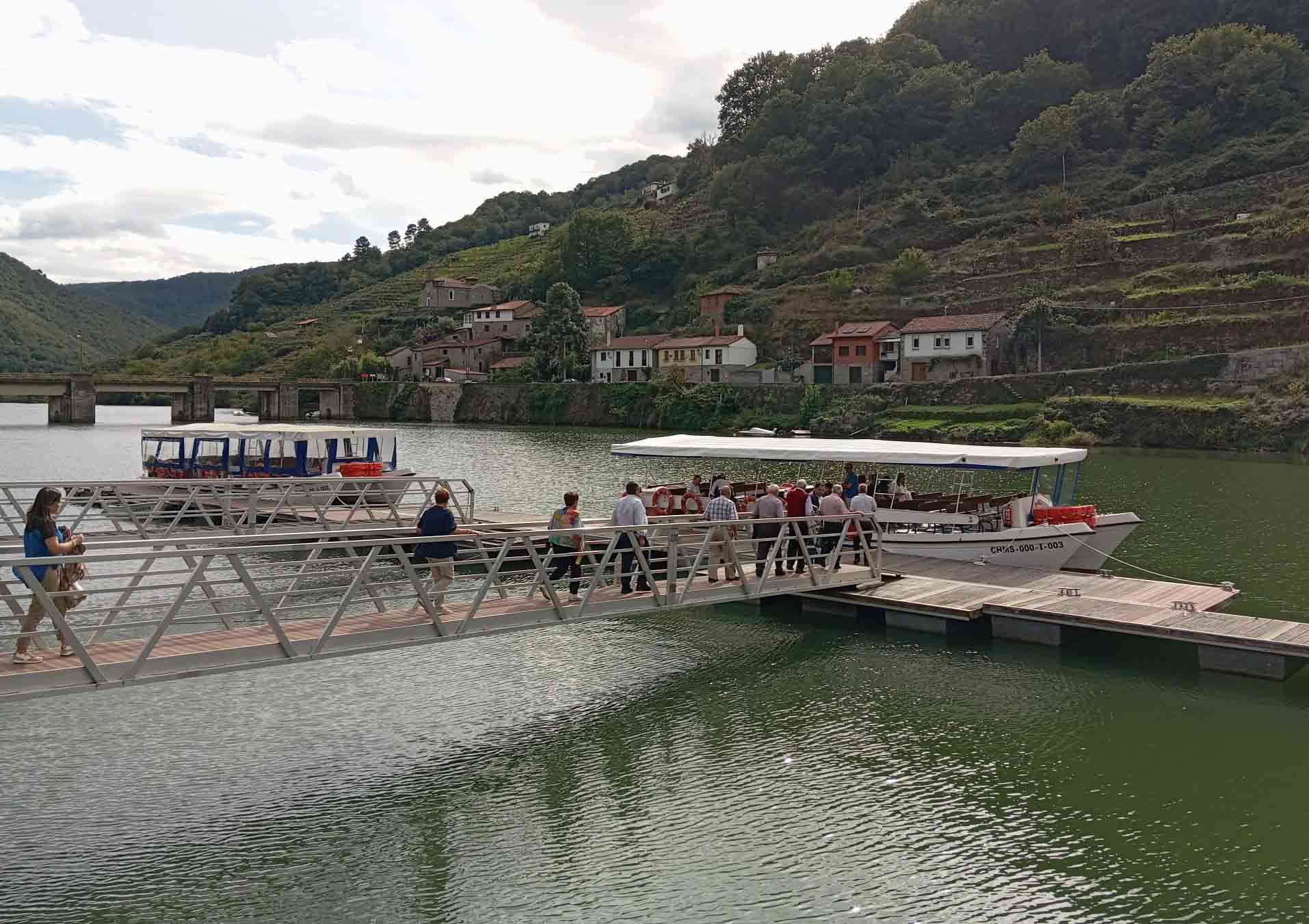 Cerca de 29.000 personas recorrieron la Ribeira Sacra en las rutas en catamarán que ofrece la Deputación de Lugo