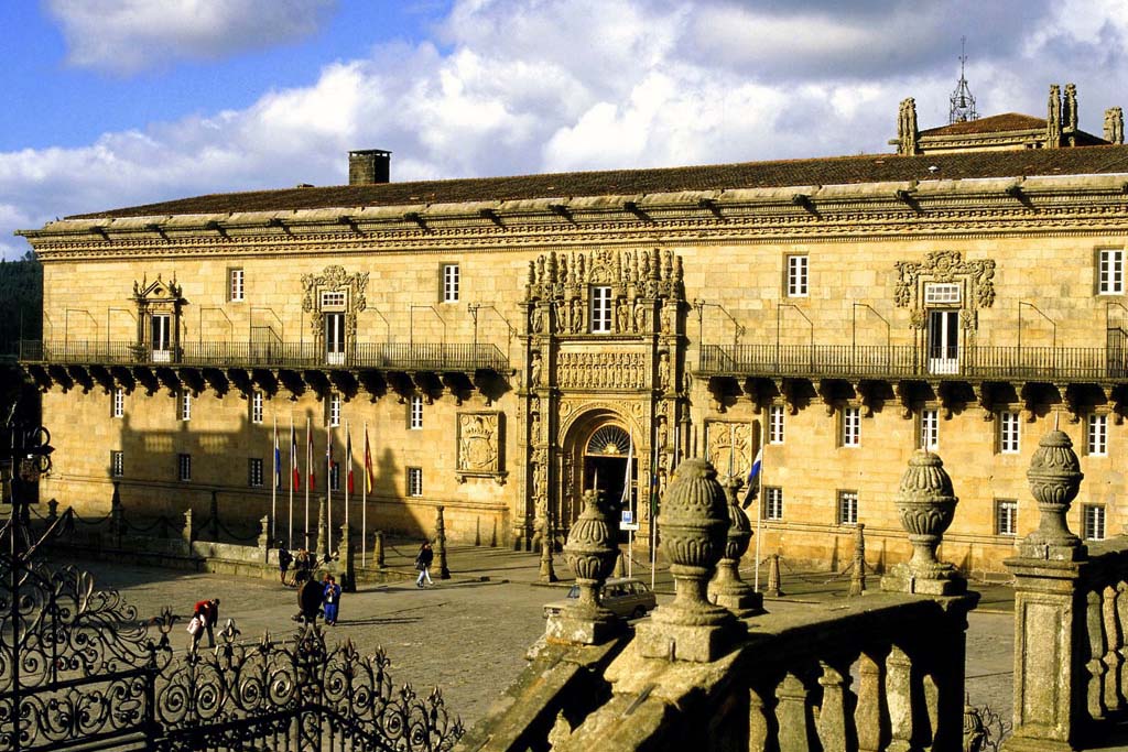 Turespaña adjudica las obras de conservación en el Parador de Santiago