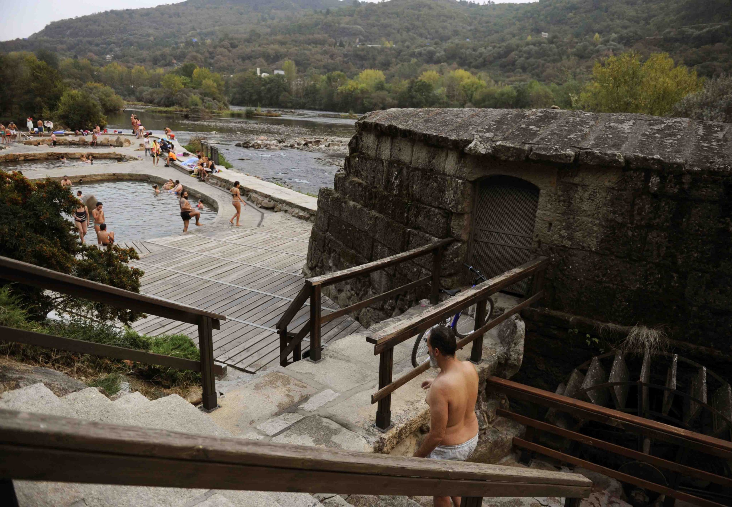 El Concello de Ourense eliminará la prohibición de hacer fotos en las zonas termales