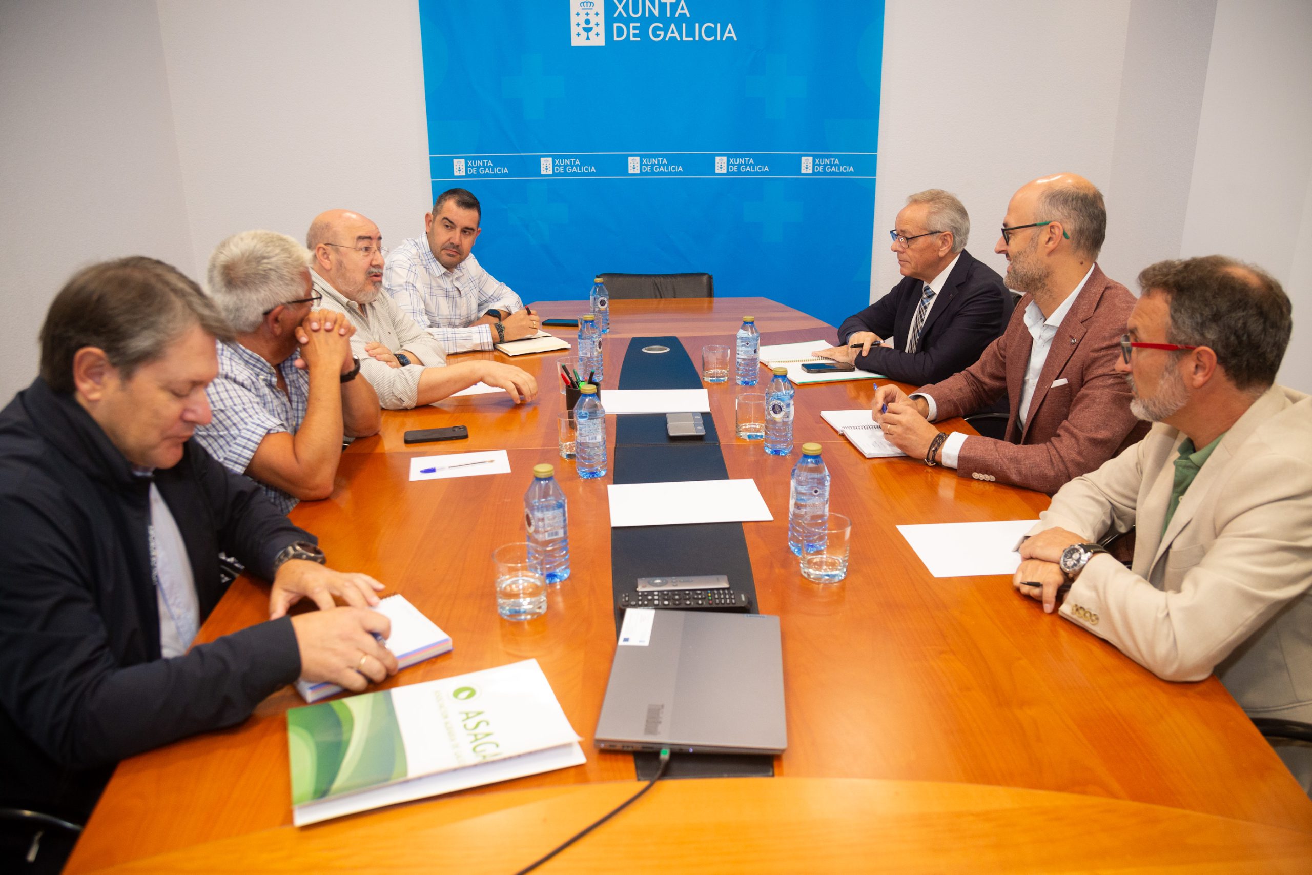 La Xunta y los sindicatos UUAA y ASAGA constituyen una mesa de trabajo en apoyo a la DO Ribeira Sacra