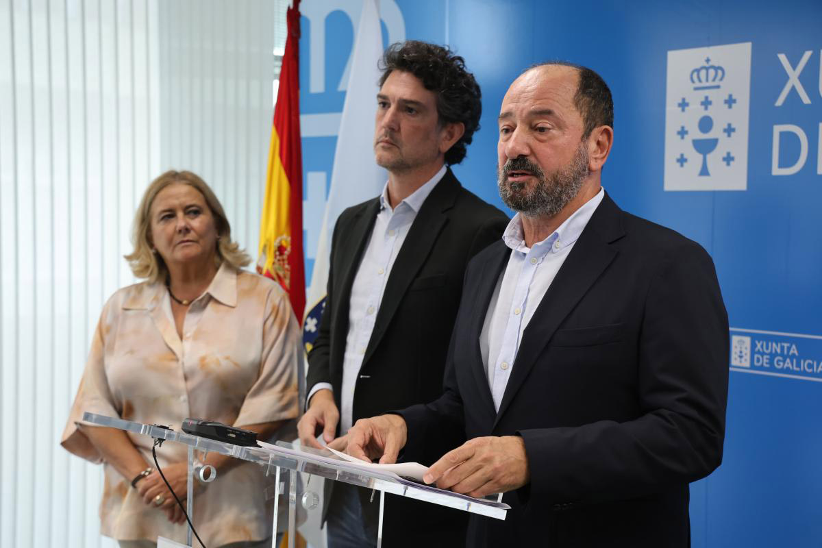 Los turistas que eligen Galicia se quedan más días y gastan más