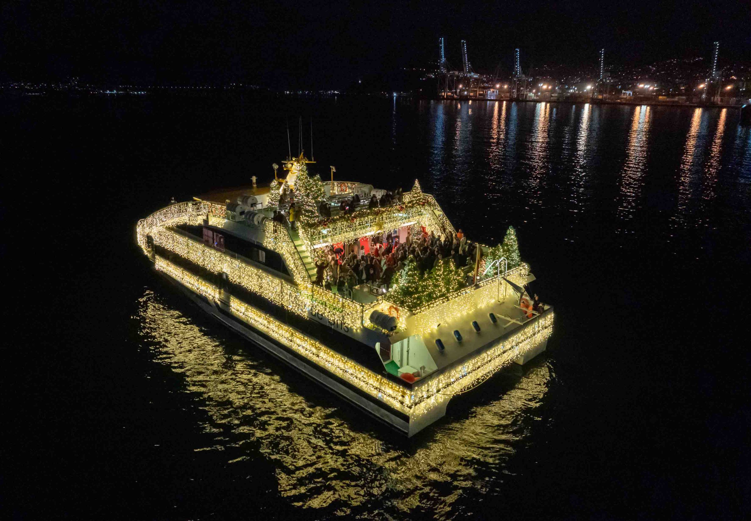 Más de 5.000 personas ya han navegado en ‘O Barco de Nadal’