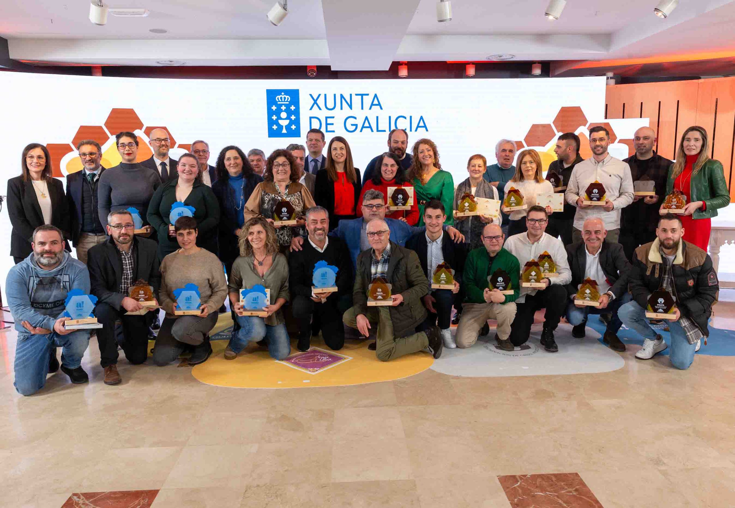 La Xunta premia los mejores quesos y mieles de Galicia