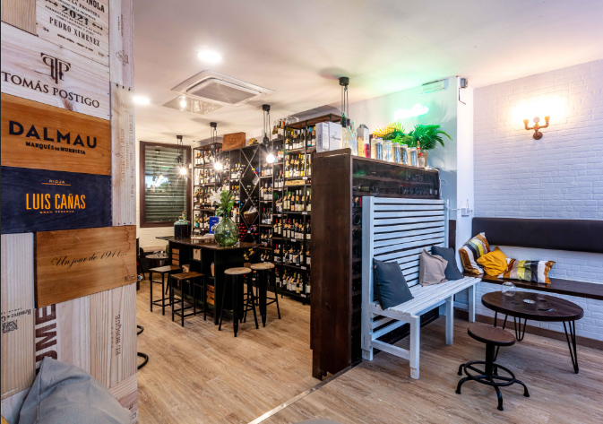 Araúxa Colmado Winebar, el mundo en una copa