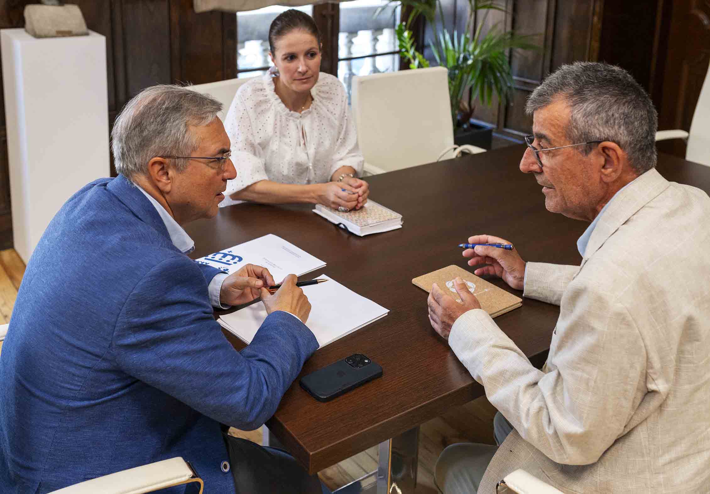 La Deputación de Ourense garantiza su apoyo al Plan de Movilidad Sostenible de la Ribeira Sacra 