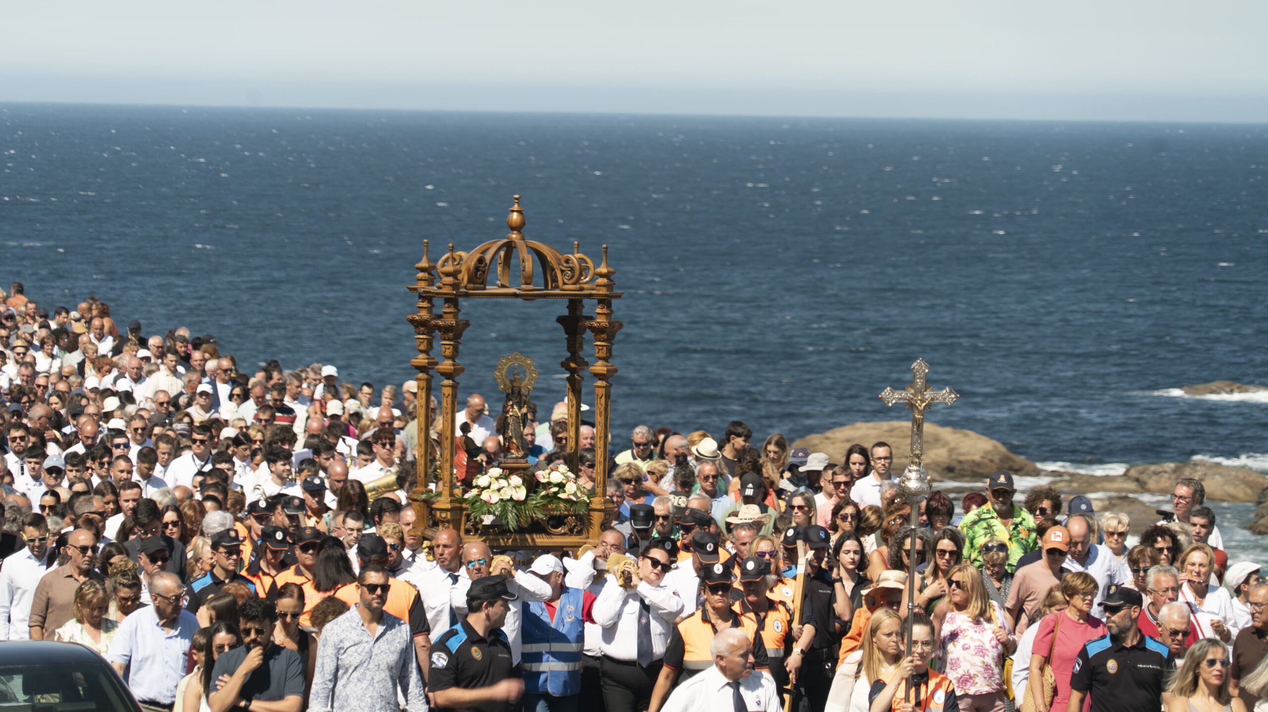 Muxía, de romería con la Virgen de la Barca