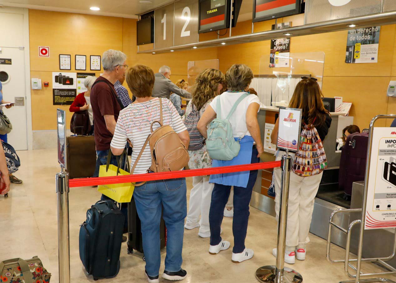 Las compañías aéreas programan otro récord de asientos para la temporada invernal tras un verano “histórico”
