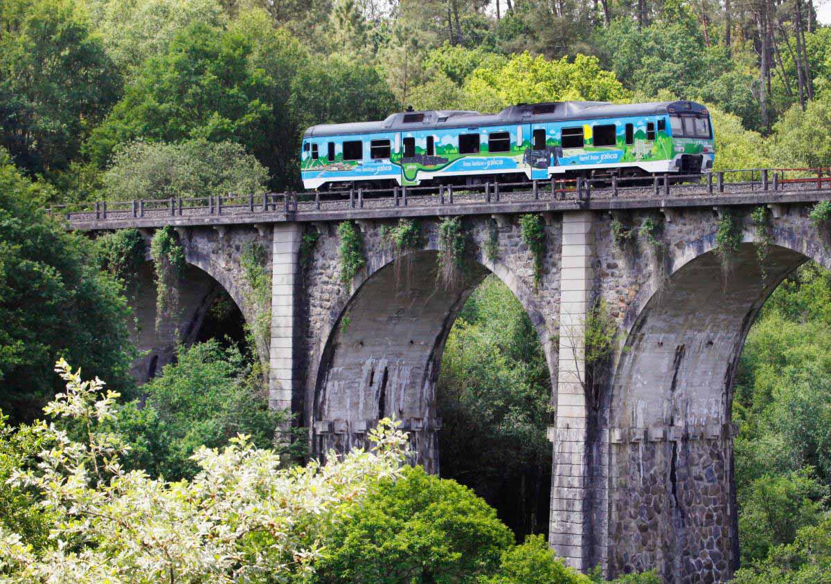 La Ruta de los Faros de los trenes turísticos, galardonada con el Premio de la Unión Internacional de Ferrocarriles