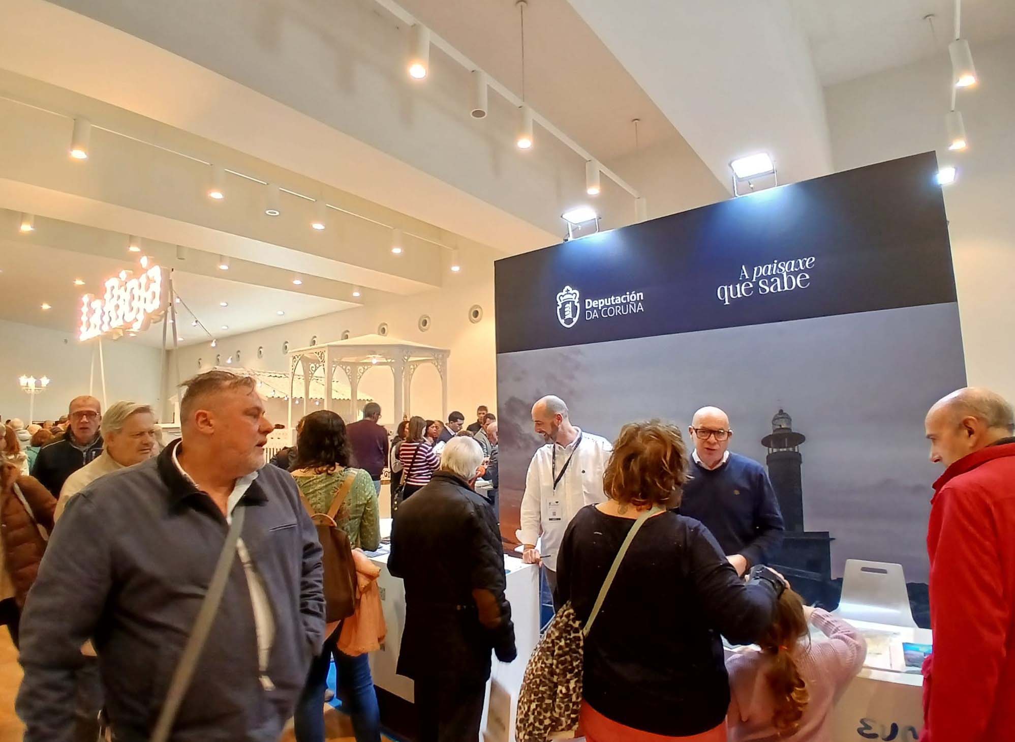 Gastronomía, turismo de naturaleza y senderismo centran la presencia de A Coruña en Navartur