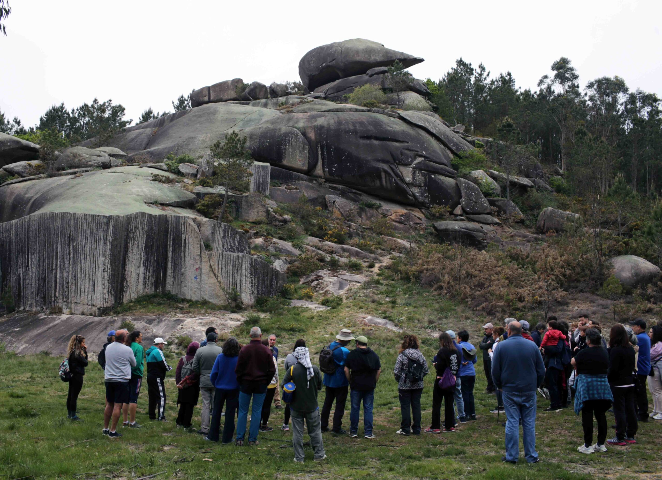 Os Penedos de Pasarela e Traba se reivindican como símbolo de paisaje e identidad en la Costa da Morte