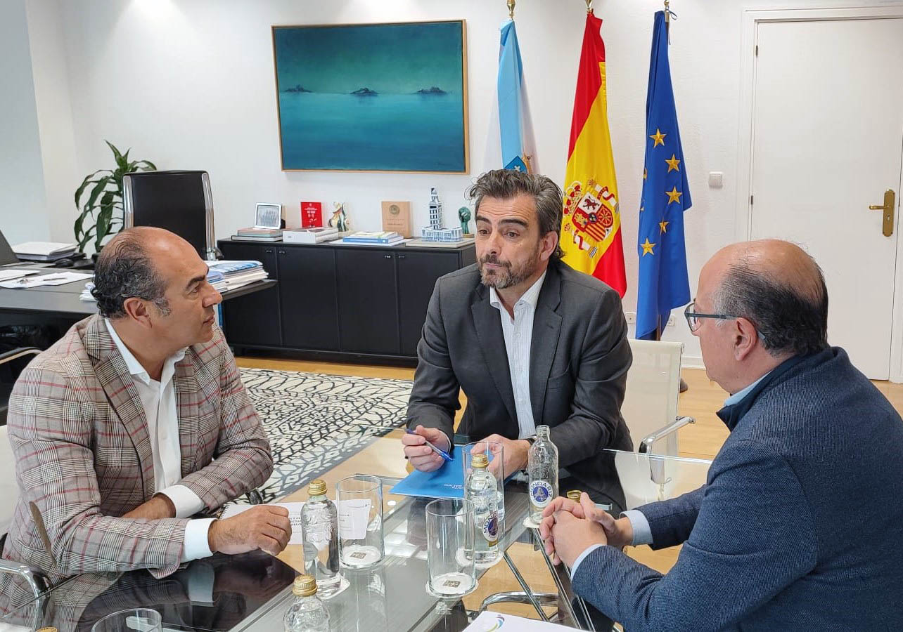 El Clúster de Turismo propone que un interlocutor profesional dirija la política aeroportuaria en Galicia