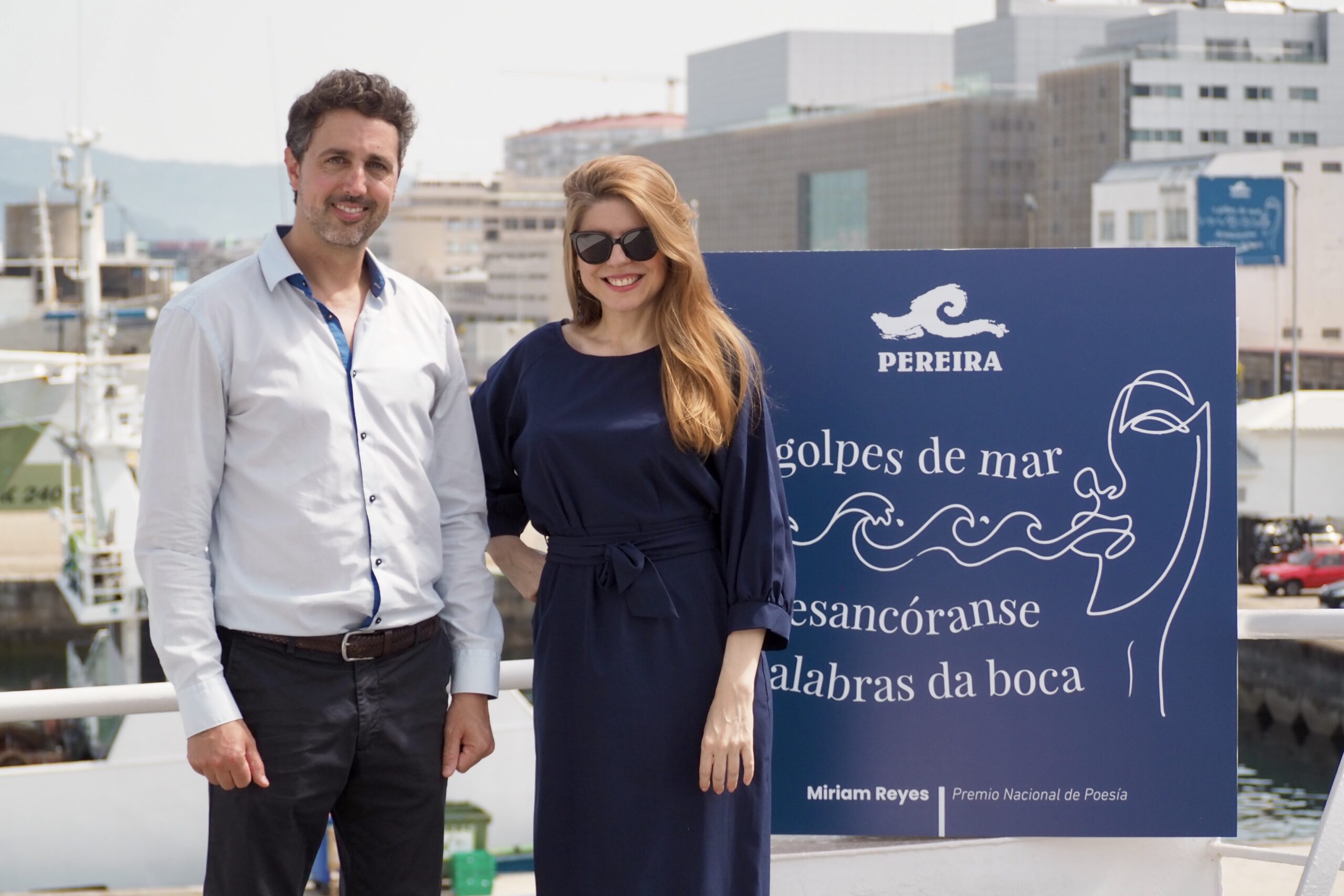 Poesía en una valla de productos del mar