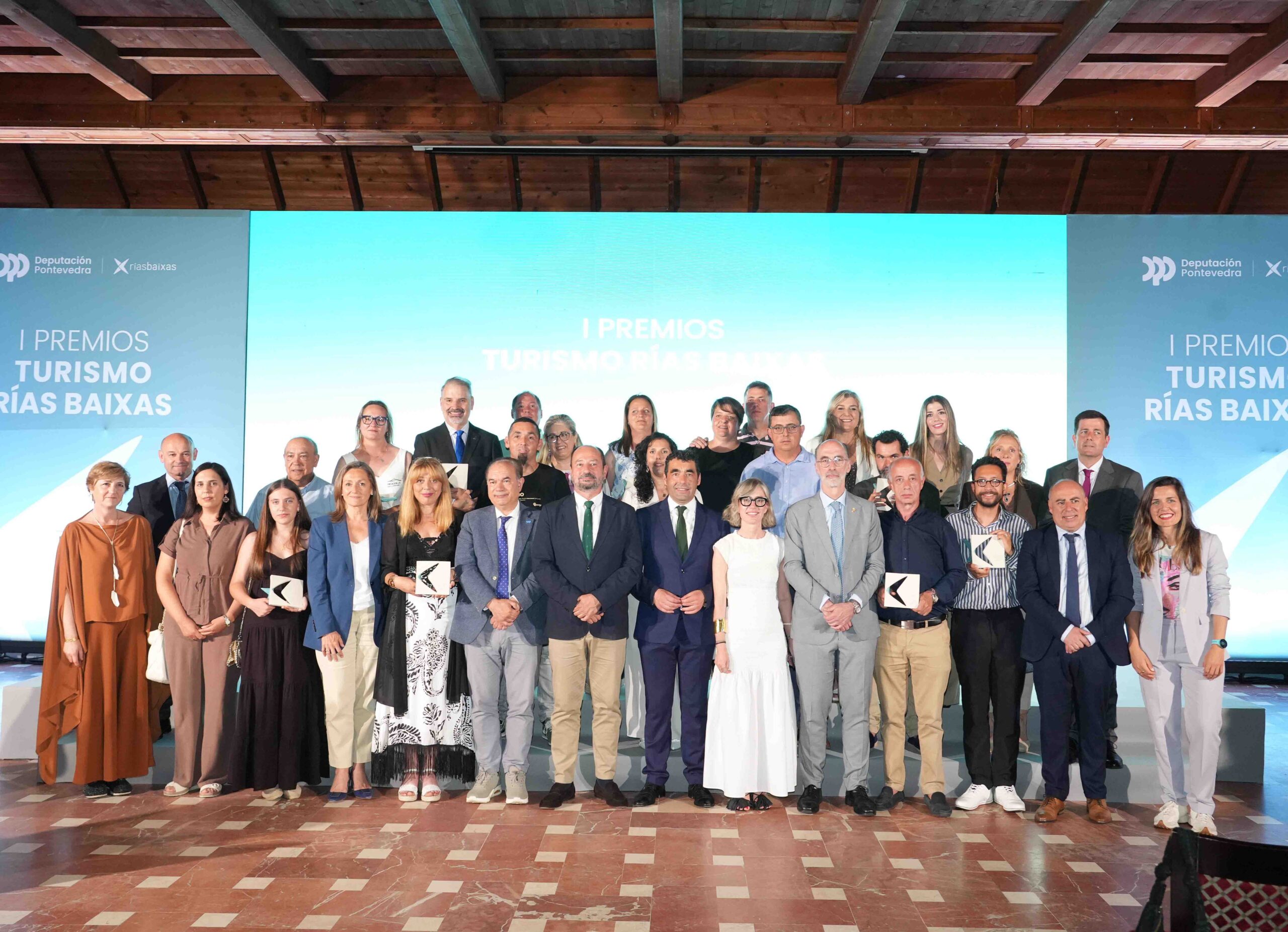La Deputación de Pontevedra entrega los I Premios Turismo Rías Baixas