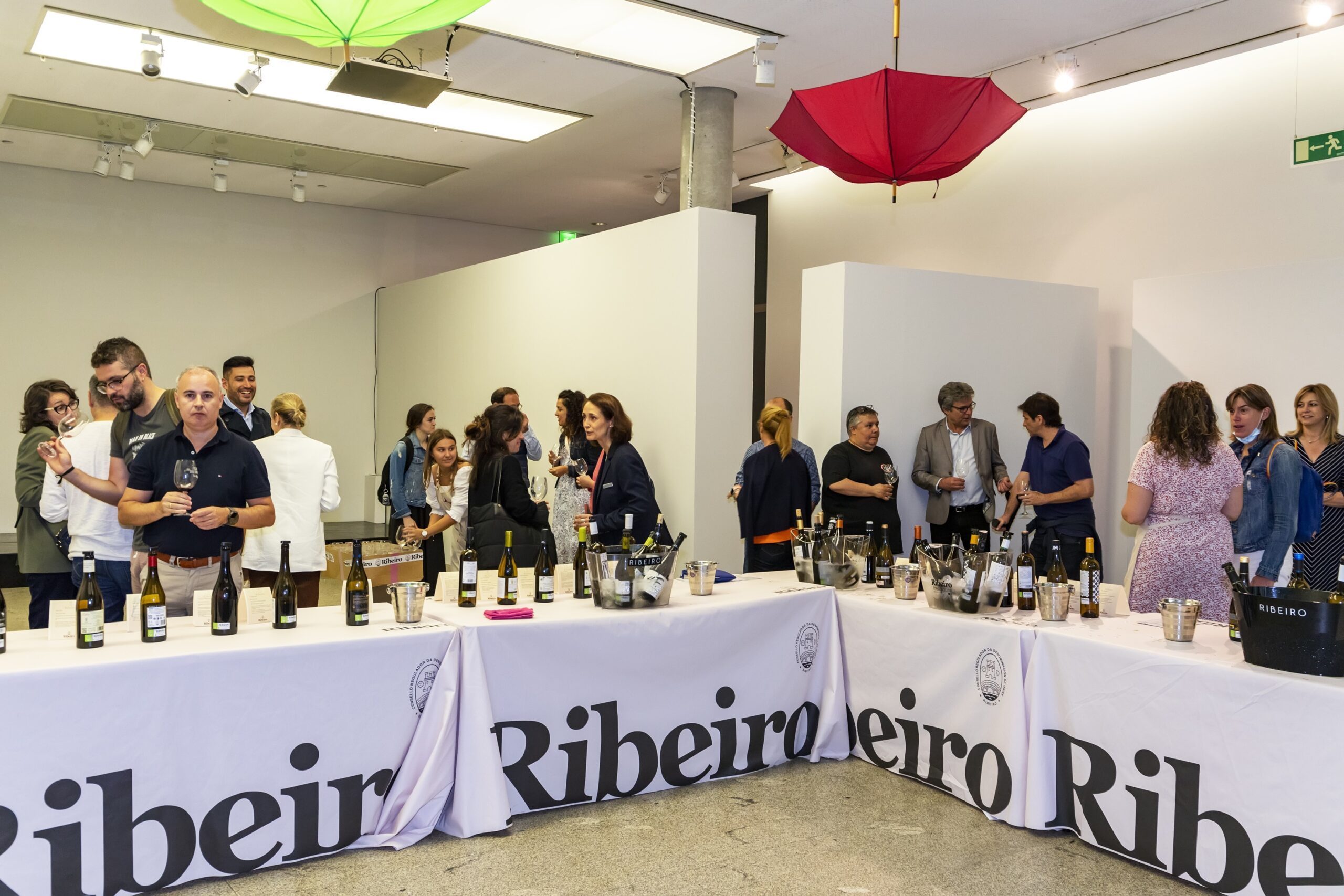 Un túnel del vino, catas y la Gala de Premios llenan la ‘Semana de la DO Ribeiro en Vigo’