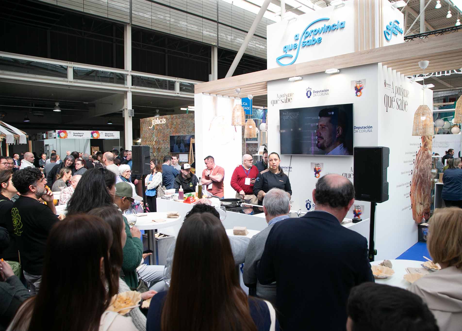 ‘A Paisaxe que sabe’ exhibe el talento gastronómico de A Coruña en la Festa do Marisco de Barallobre
