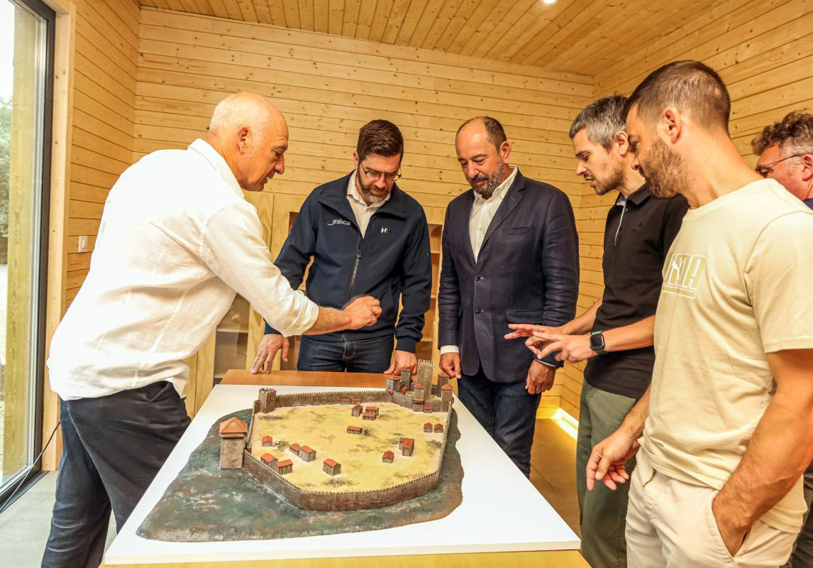 Más de 400.000 euros para mejorar las Torres de Oeste y su proyección turística