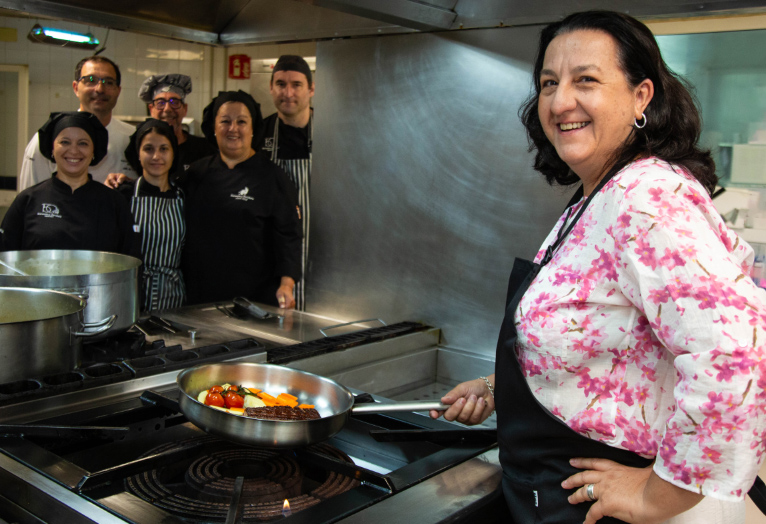 Simona, de “La Promesa”, aprovechó sus vacaciones en Balneario de Mondariz para “poner orden en su cocina”