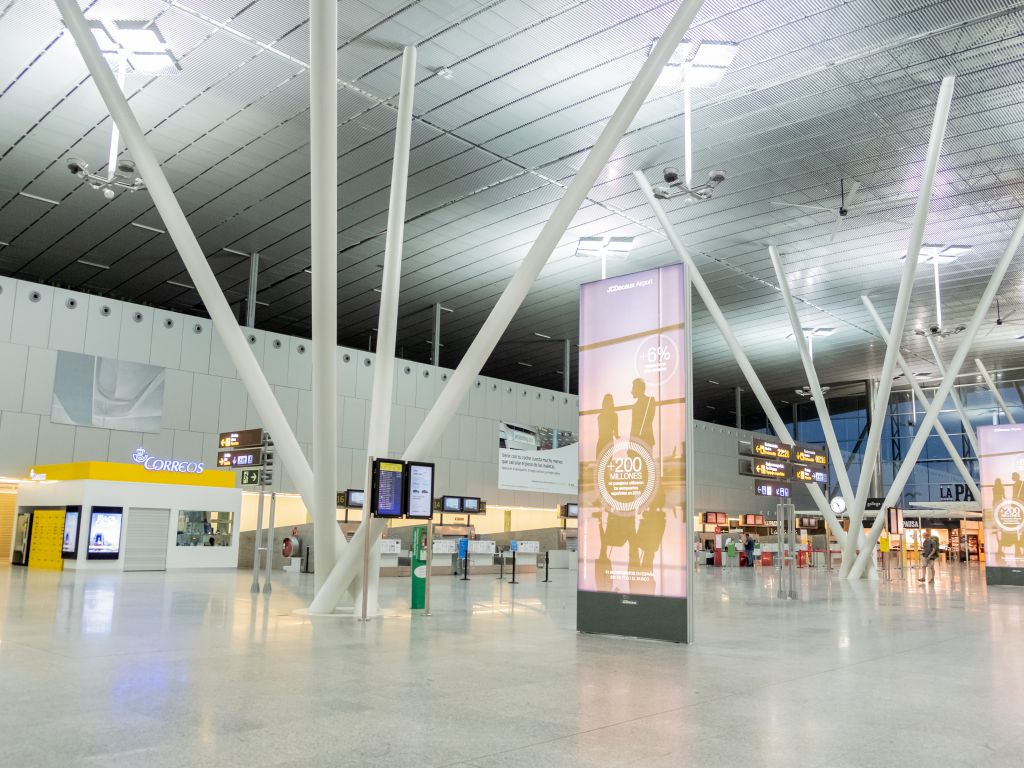 El Gobierno invertirá 207 millones de euros en los aeropuertos gallegos