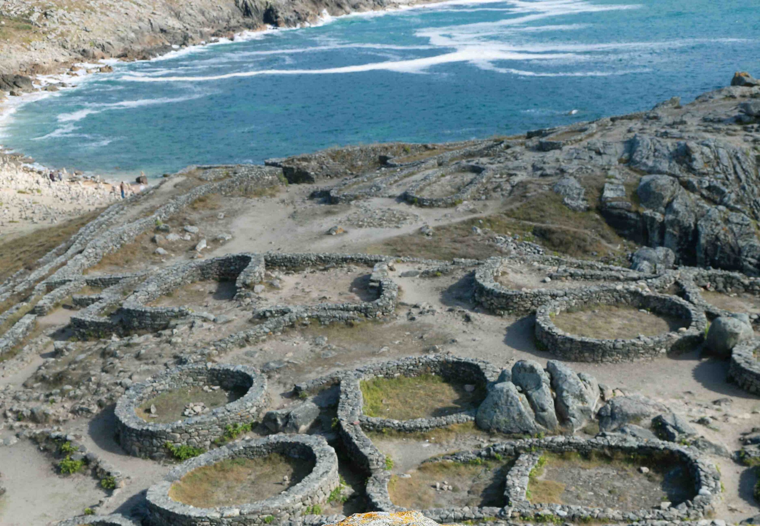 El Castro de Baroña recibe casi 7.000 visitas de hasta 41 países diferentes durante el verano