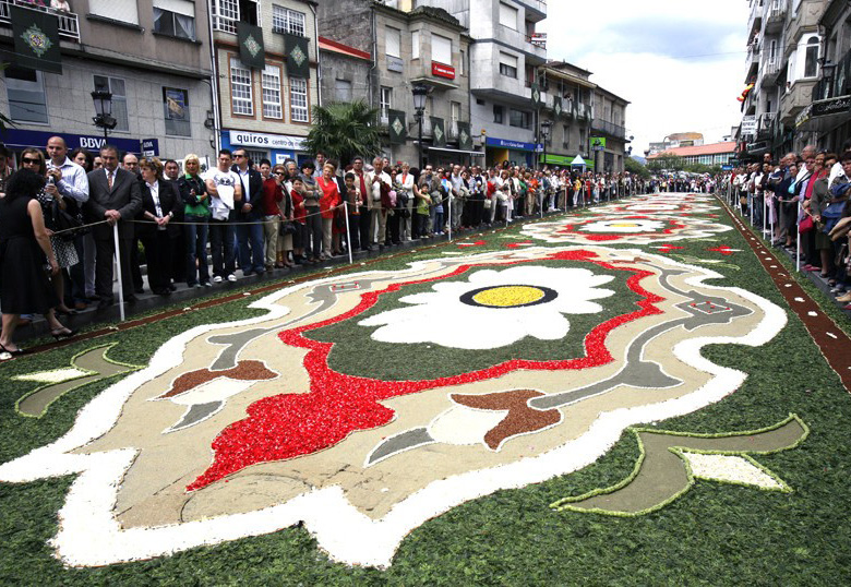 Ponteareas convoca el concurso para elegir el cartel oficial del Corpus Christi 2027