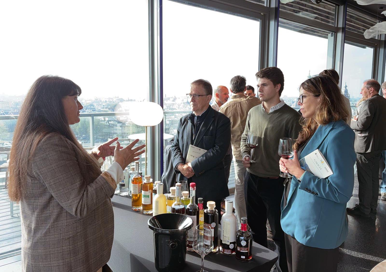 Los Aguardientes y Licores Tradicionales de Galicia protagonizan dos jornadas profesionales en Países Bajos